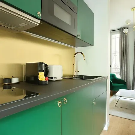 Center Of By Prestige Apartment *