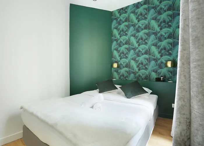 Center Of By Prestige * Parigi